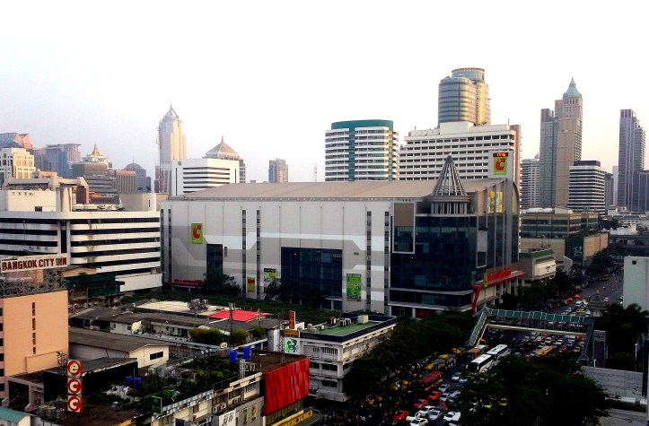 360 BANGKOK RETOUCHER