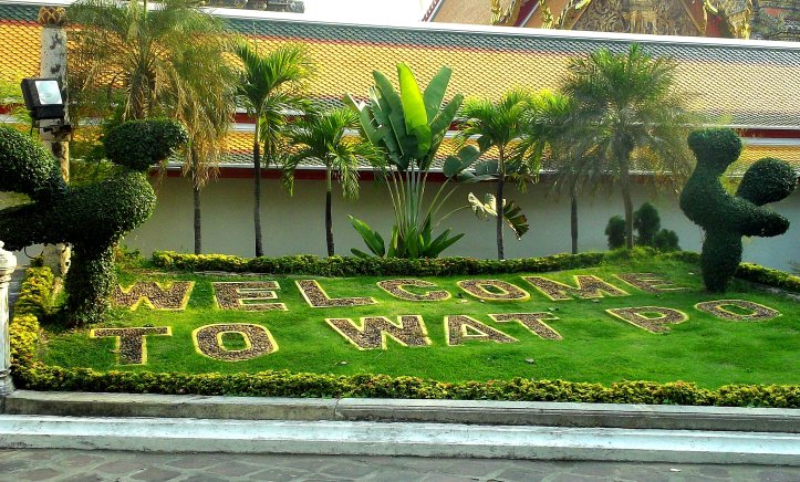 393 BANGKOK WAT-PHO RETOUCHER
