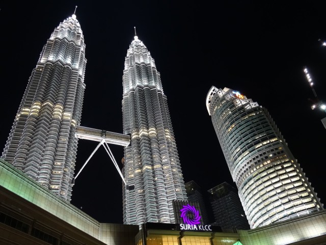 Malaisie Kuala Lumpur Petronas Towers by Gael Besseau