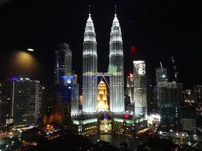 Malaisie Kuala Lumpur Petronas Towers by Gael Besseau